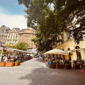 https://merry-apartment.inbudapesthotels.com