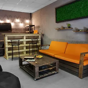 https://black-wood.hotels-of-kiev.com